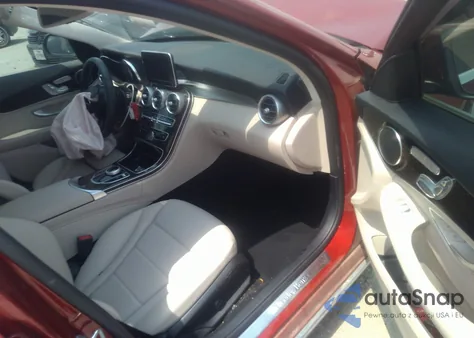 2018 Mercedes-Benz C 300 из США, поврежденный, VIN 55SWF4JB5JU272027